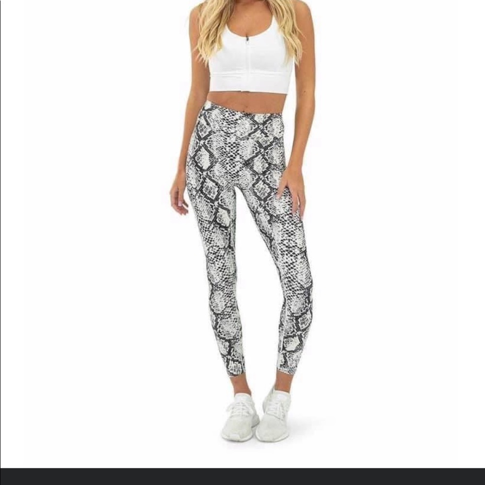 ISO ANY/ALL pieces in XS!!! NOT FOR SALE